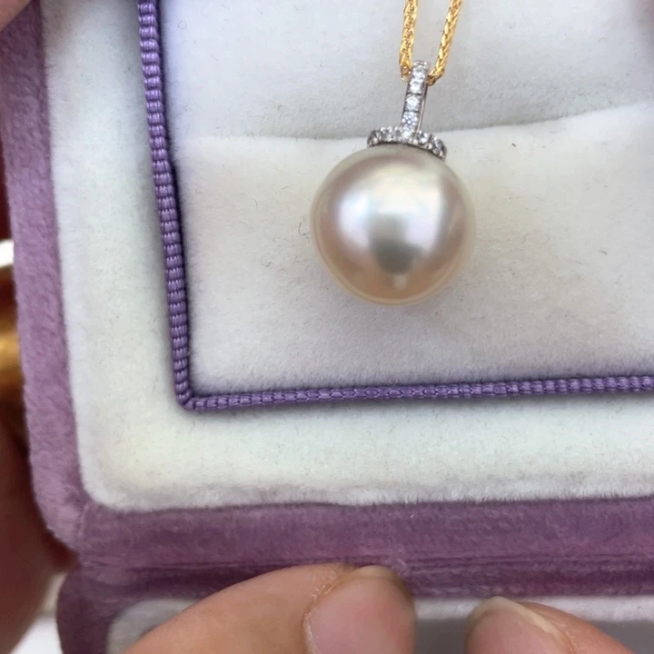 颈饰海水珍珠18K金镶嵌