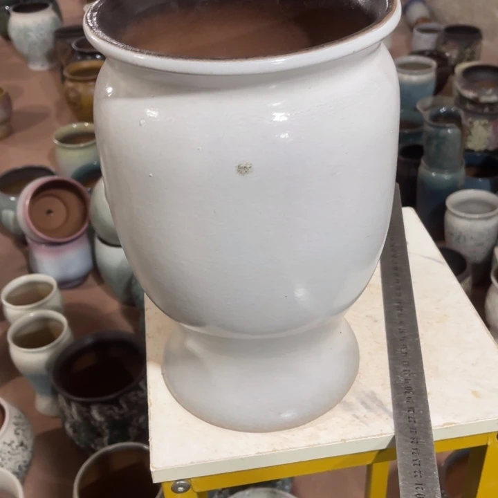 花盆紫砂口径20高度30一只小瑕疵
