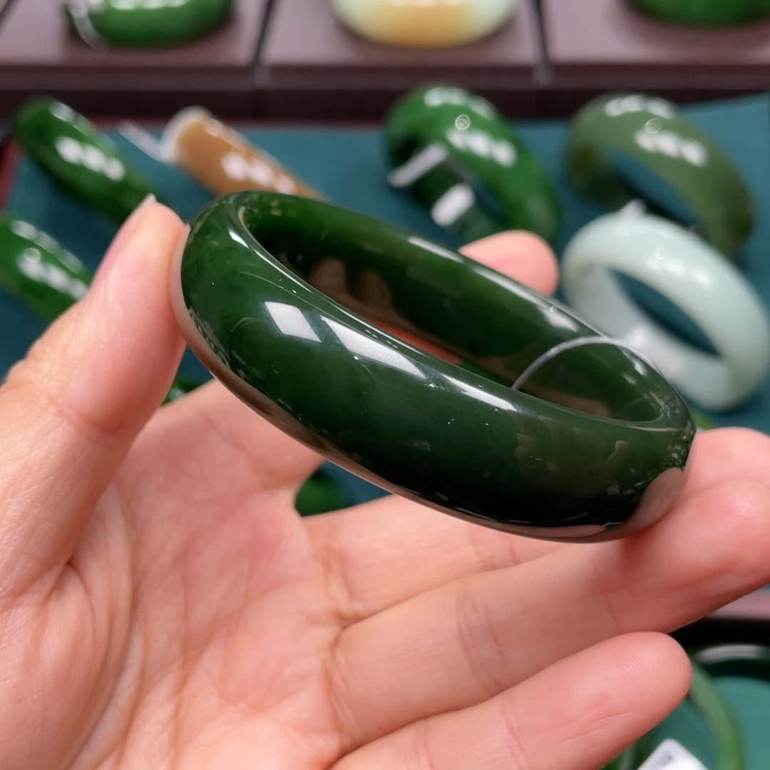 和田玉（碧玉）未镶嵌手镯5657