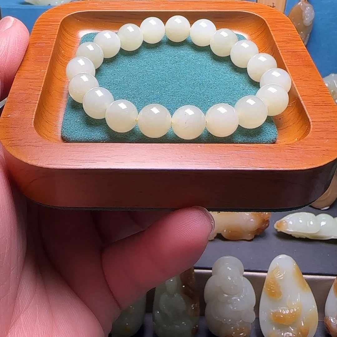 和田玉颈饰未镶嵌石*韵