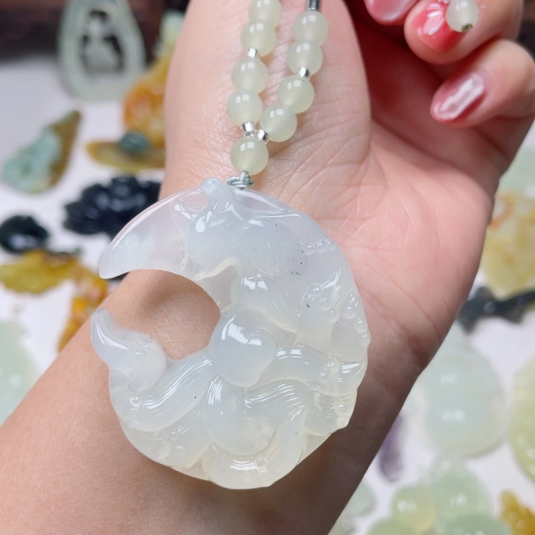 蛇纹石玉颈饰未镶嵌