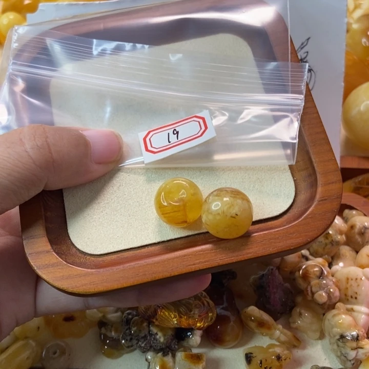 琥珀未镶嵌珠宝奇石