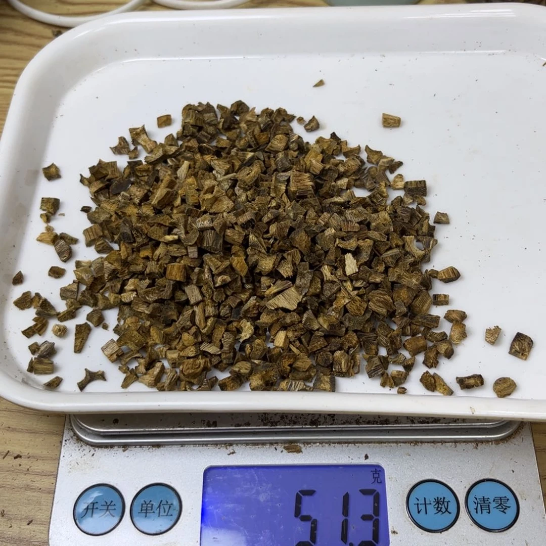 沉香碎屑沉香白棋51 克。。。。