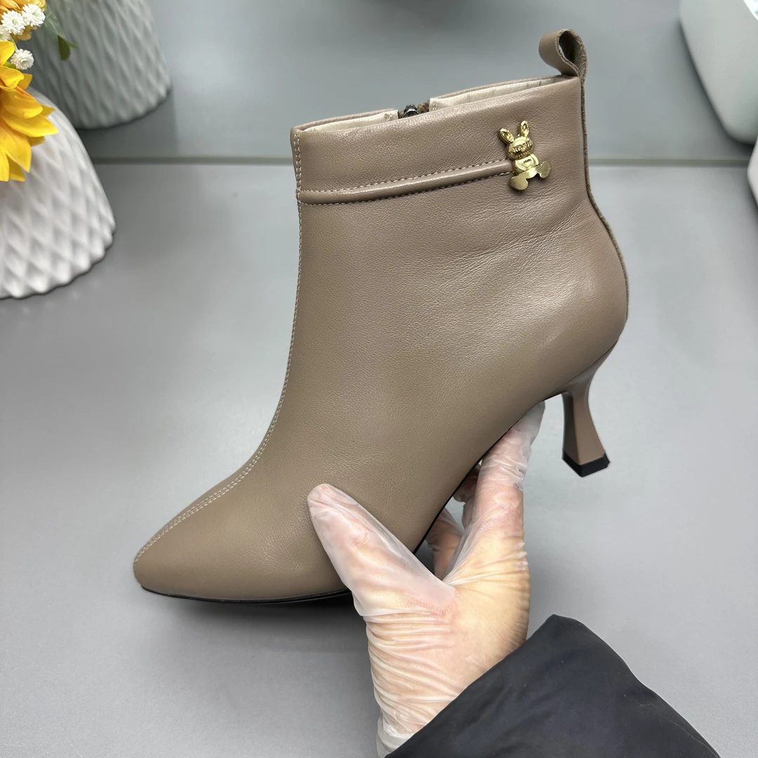 853-5105羊皮加绒细跟短靴深杏色