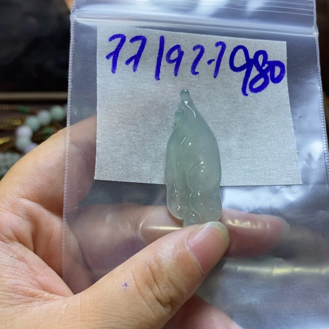 未镶嵌定制翡翠中*