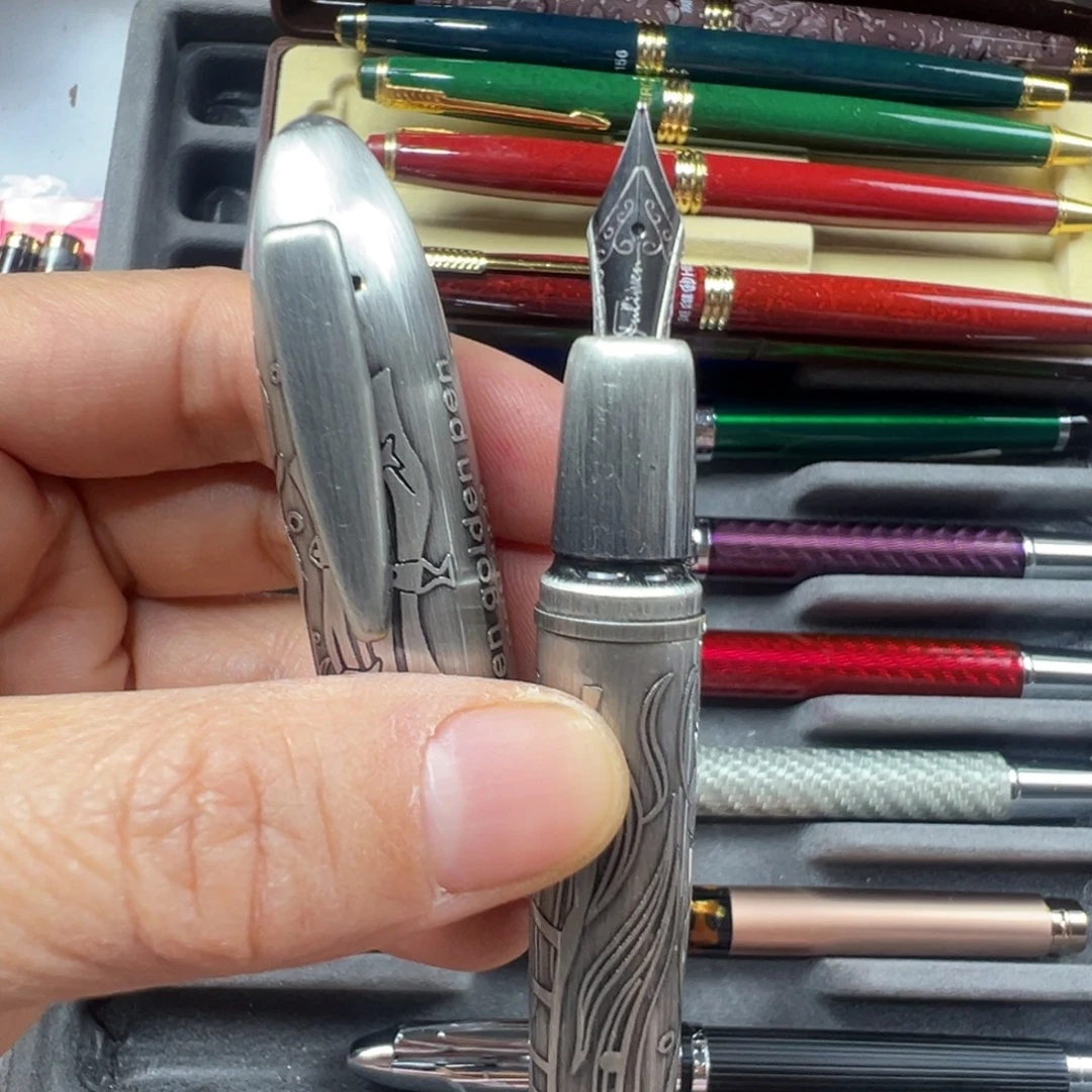 張***柱便携式富利文2049古银浮雕礼品笔