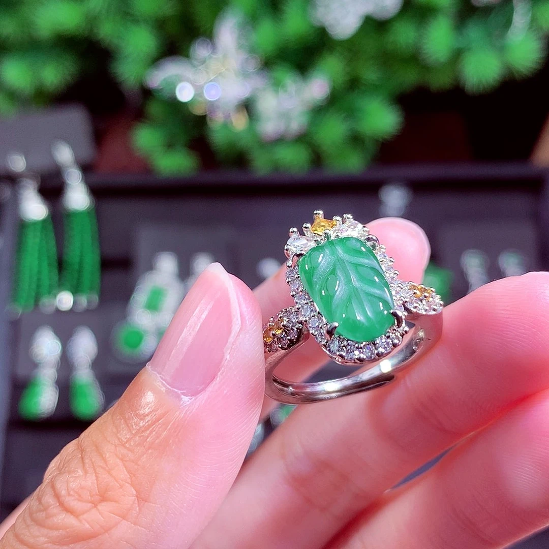 颈饰未镶嵌翡翠天然