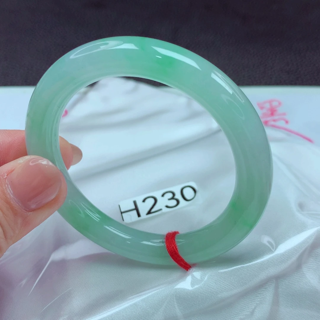 翡翠手镯未镶嵌我88