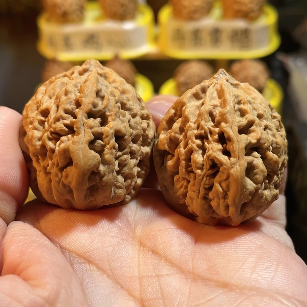 文玩核桃吊坠名款。蚂蚁王