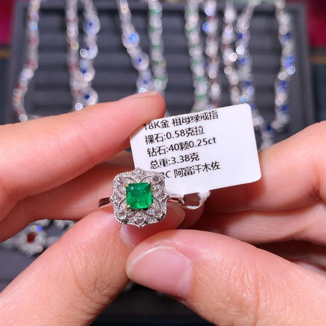【闪购商品】祖母绿戒指18K金镶嵌特秒