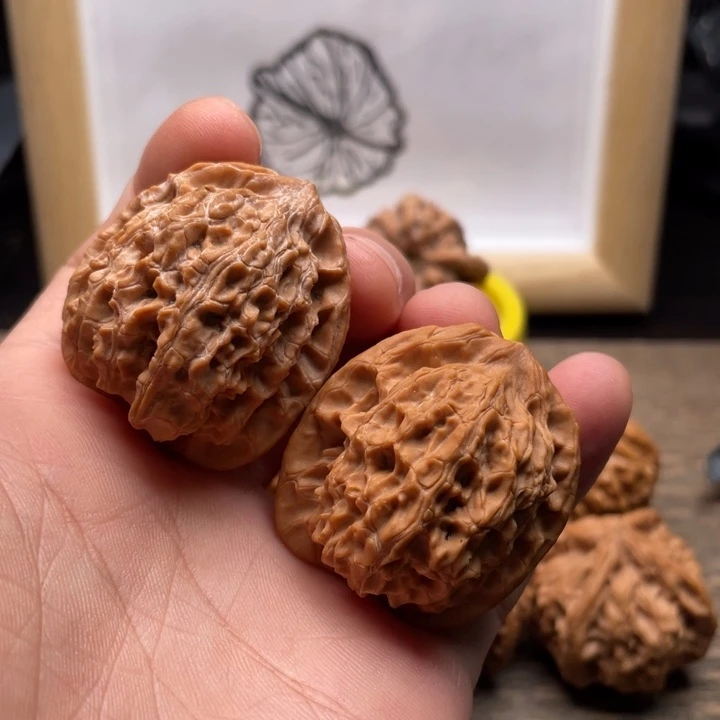 核桃望月文玩核桃