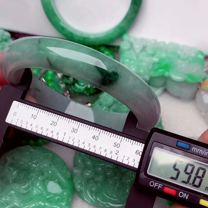 翡翠手镯未镶嵌a货