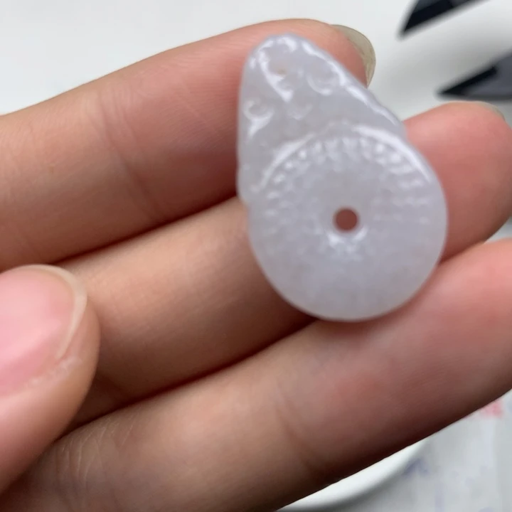 翡翠颈饰未镶嵌龙盘扣