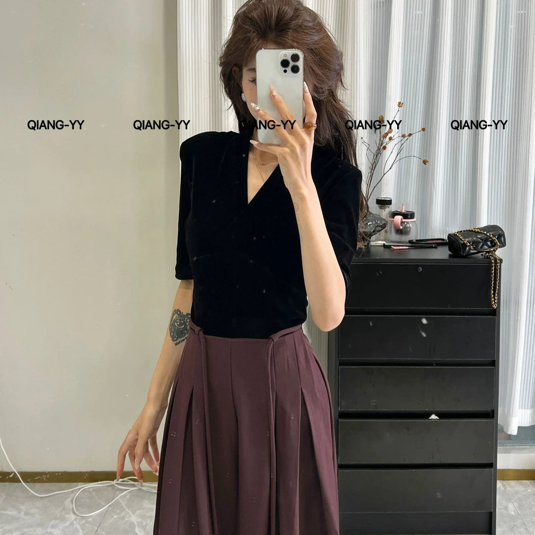 短袖V领千金风极简风常规款T恤黑色朋克风脏脏风083