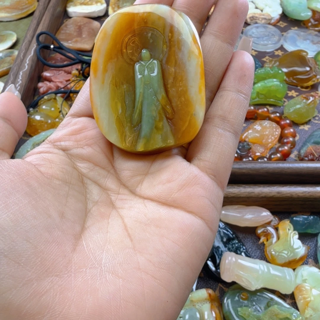 蛇纹石玉未镶嵌颈饰