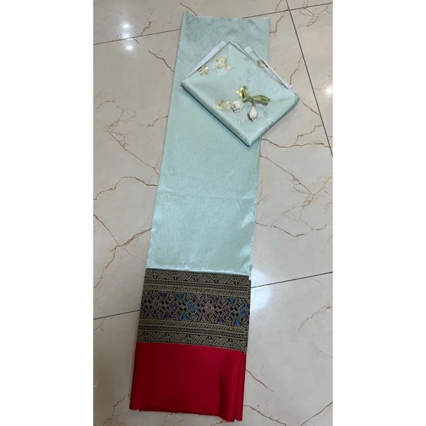 浅绿色手工拼接裙显白套装布料包含花扣（全套压衬 非成品）