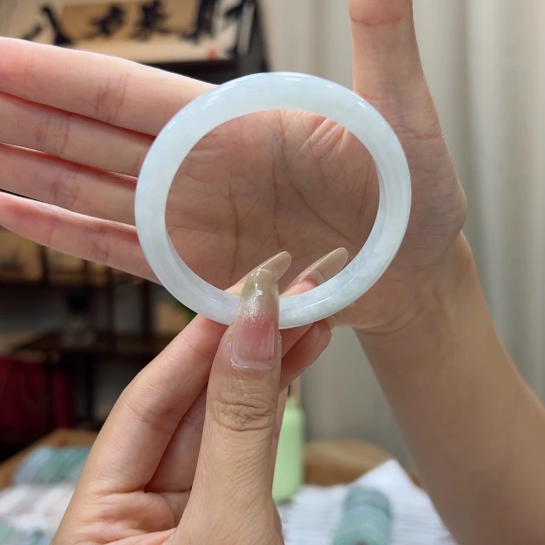 翡翠未镶嵌手镯福利