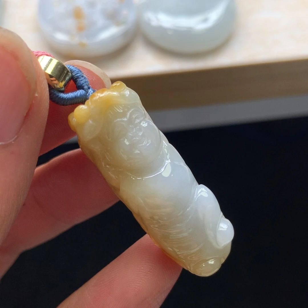 翡翠未镶嵌颈饰吊坠