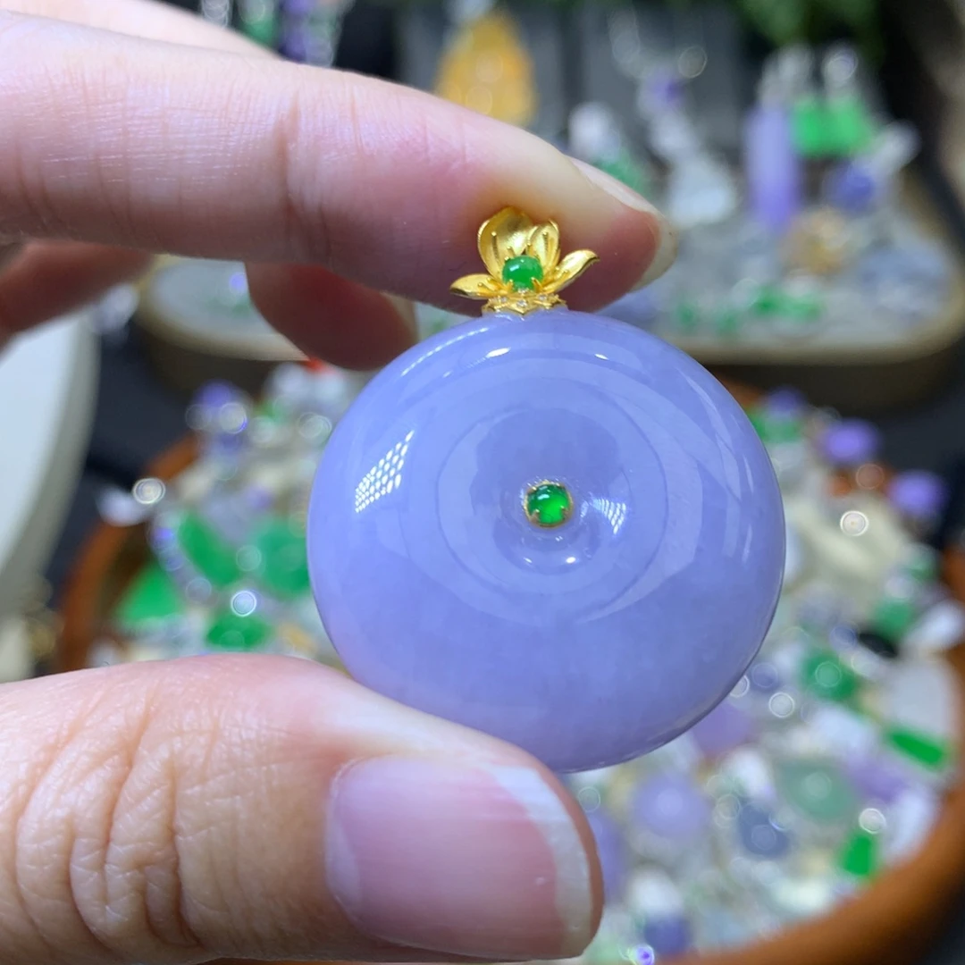 颈饰18K金镶嵌翡翠