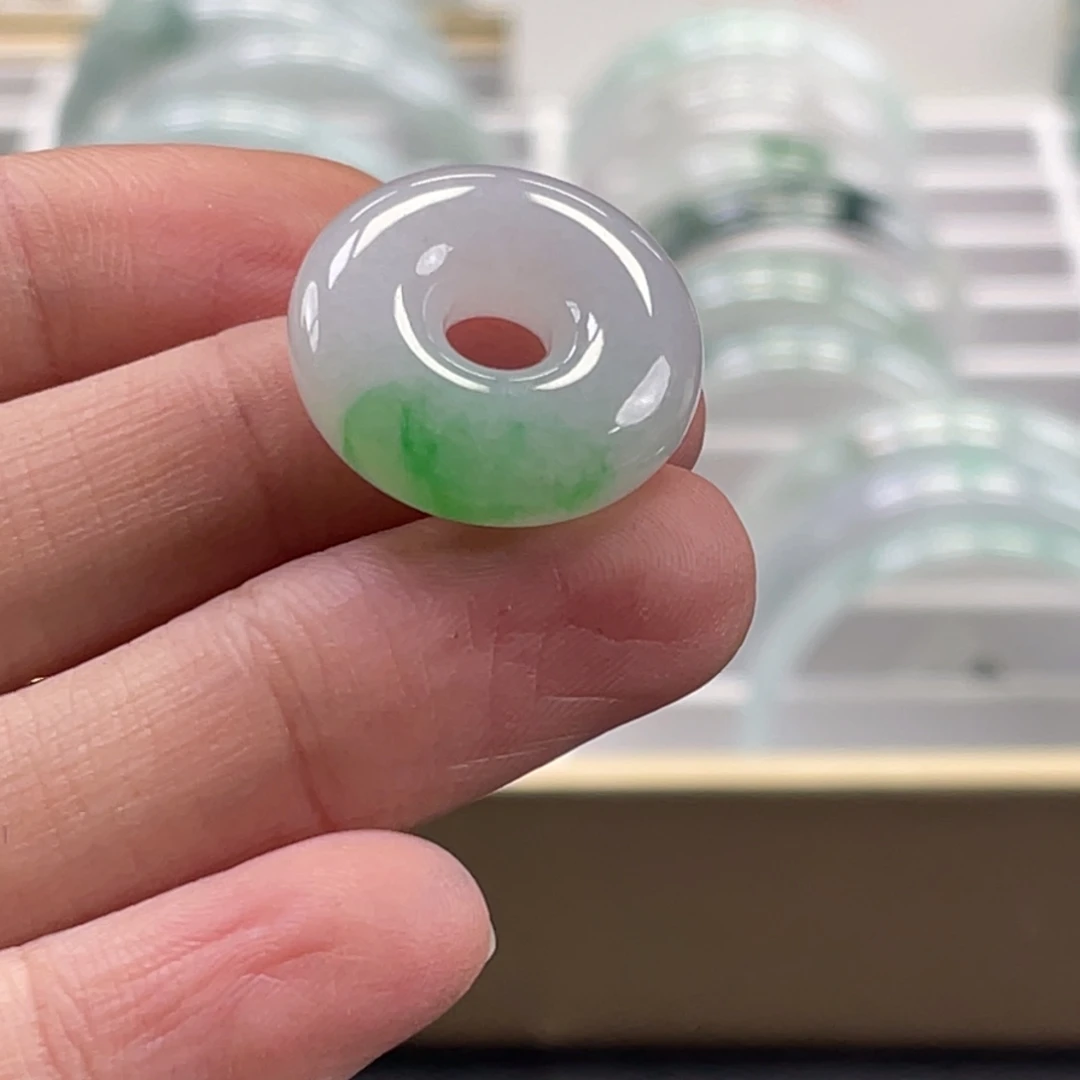 翡翠未镶嵌吊坠(不含链)平安扣