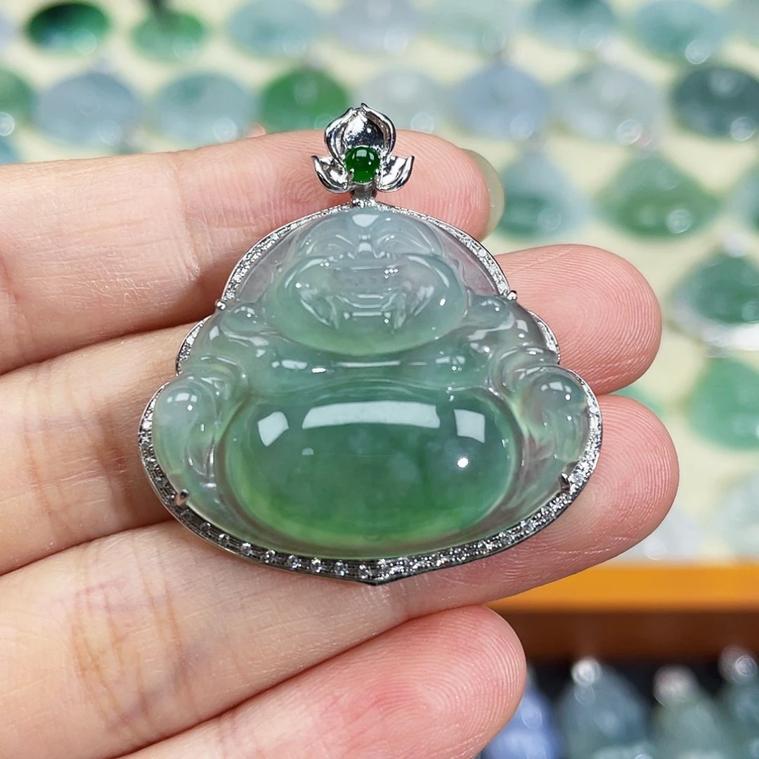 翡翠18K金镶嵌颈饰吊坠