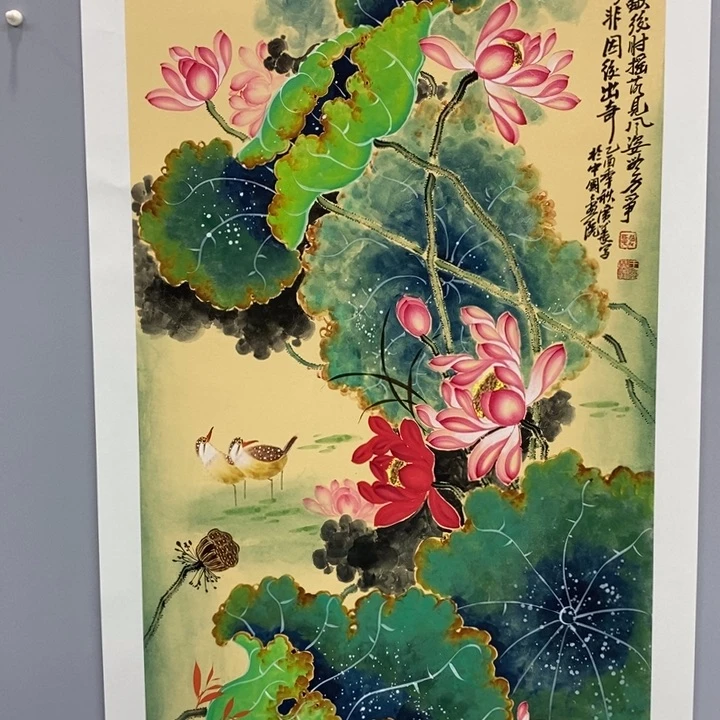 手绘作品等多种形式进行