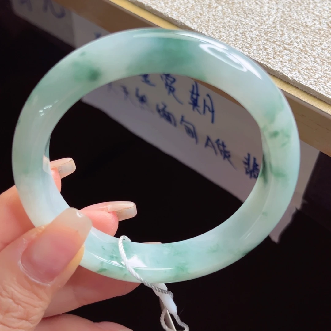未镶嵌手镯翡翠我
