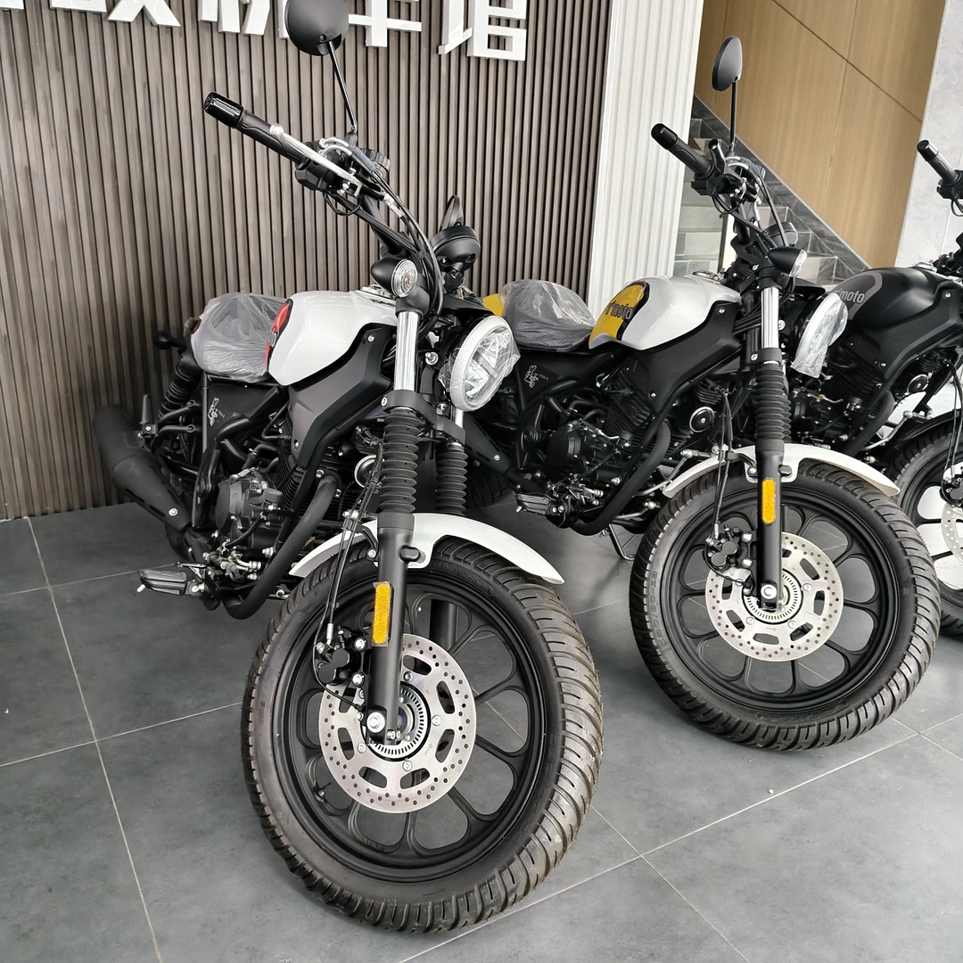 力帆派方星雷250巡航太子摩托车