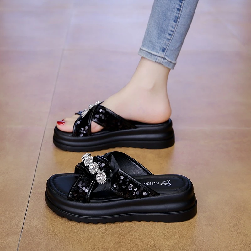 小码34厚底凉拖鞋女夏亮片2025新款ins百搭配裙子交叉时尚一字拖