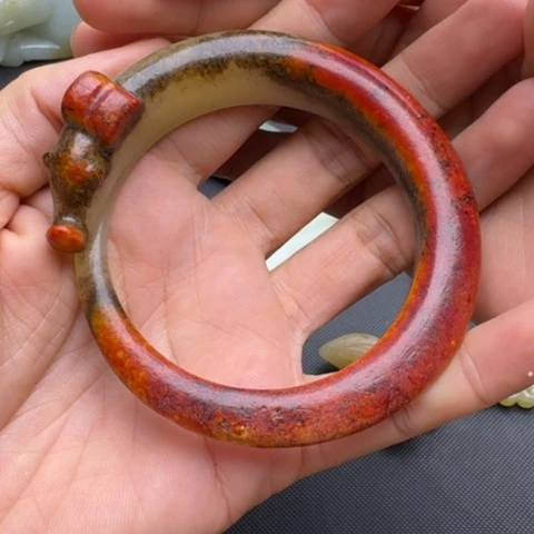 和田玉未镶嵌挂件悬**。