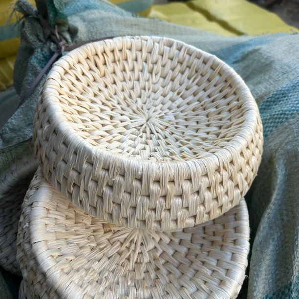 精品玉米皮草窝鸽子窝手工编织板正结实耐用防侧翻草窝