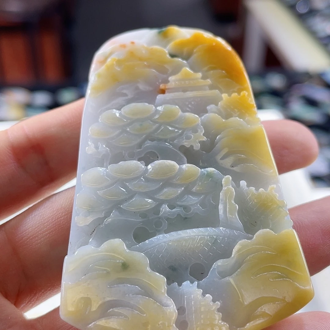 颈饰未镶嵌翡翠一个