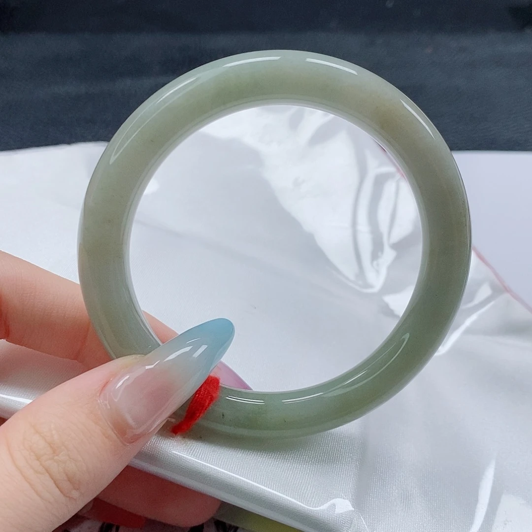 【闪购商品】未镶嵌手镯（圆镯）翡翠570号