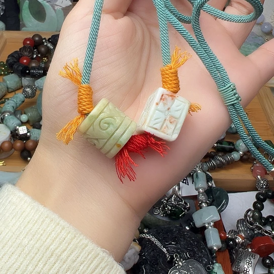 翡翠吊坠(赠链)未镶嵌吊坠