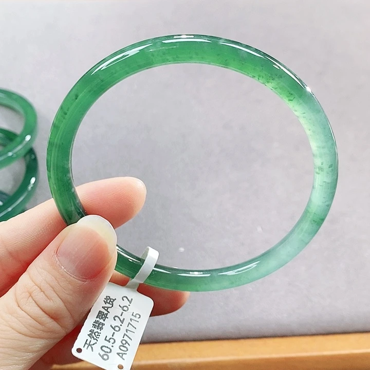 【闪购商品】未镶嵌手镯翡翠