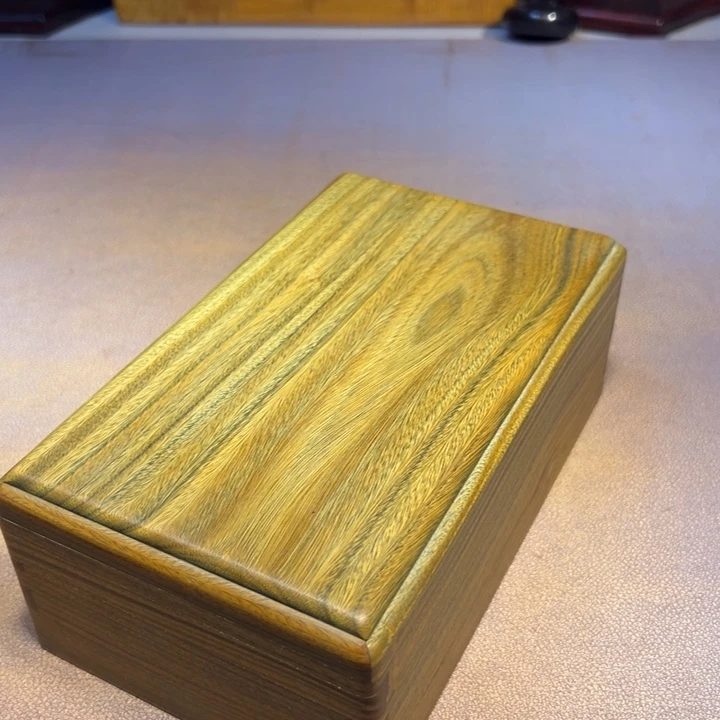 小***斯机关盒。