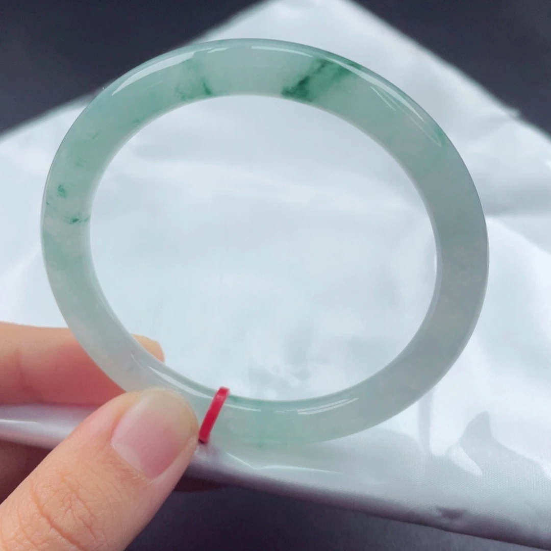 翡翠未镶嵌手镯（圆镯）54圈