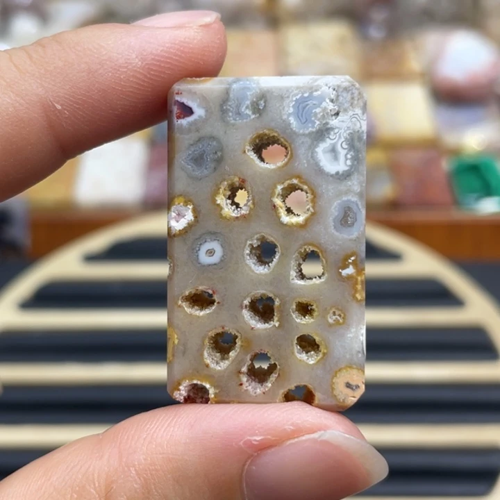 硅化玉未镶嵌颈饰k32