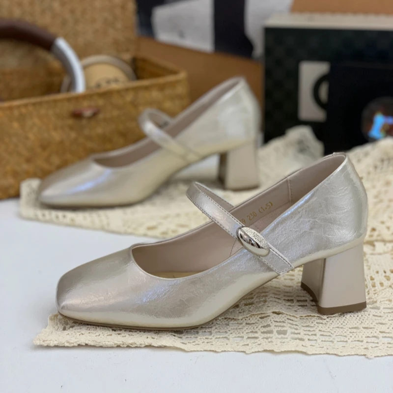 韩版洋气魔术贴粗跟玛丽珍鞋女2025新款秋高跟百搭仙女风浅口单鞋