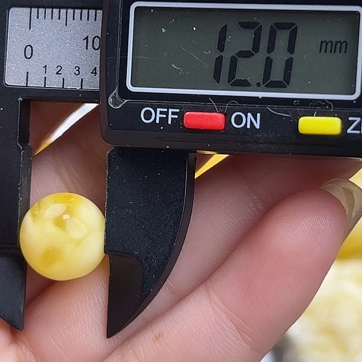 蜜蜡未镶嵌裸石微瑕144