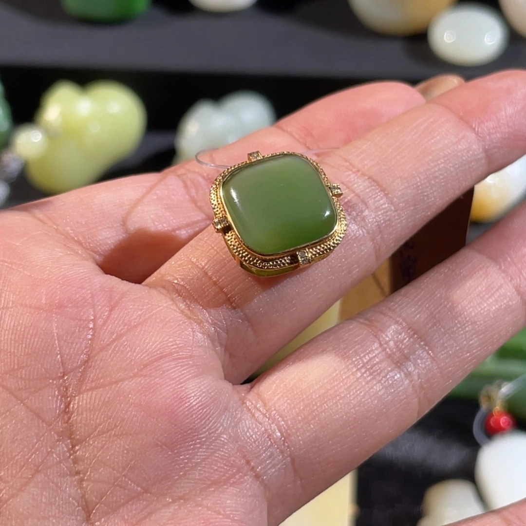 和田玉（糖玉）未镶嵌挂件