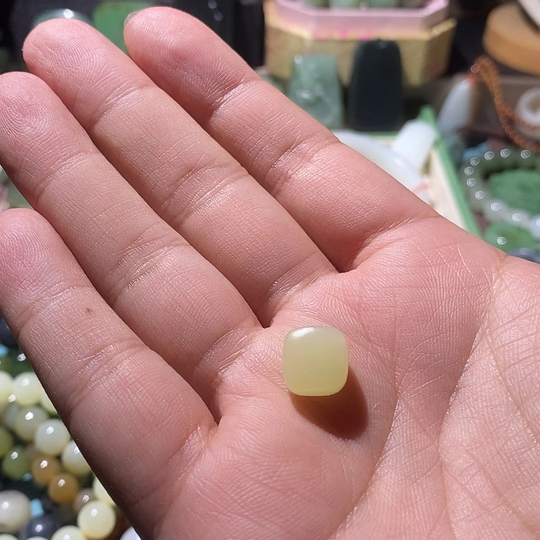 和田玉未镶嵌手串