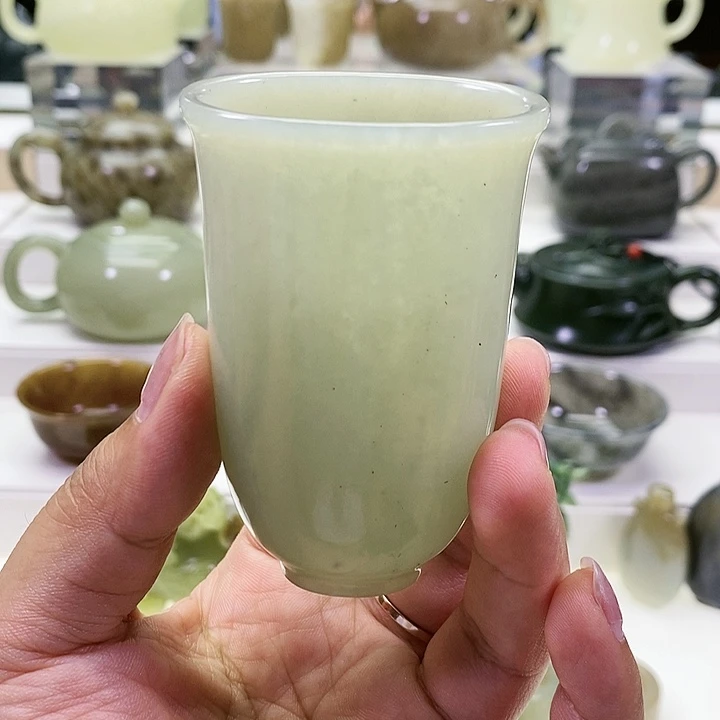 未镶嵌和田玉挂件杯子