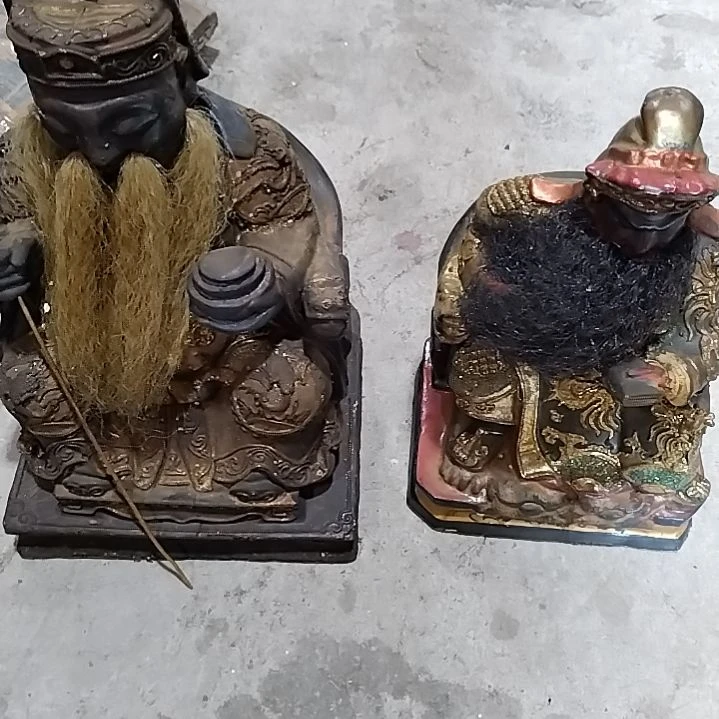 草***棚瓷器黑色的形状的