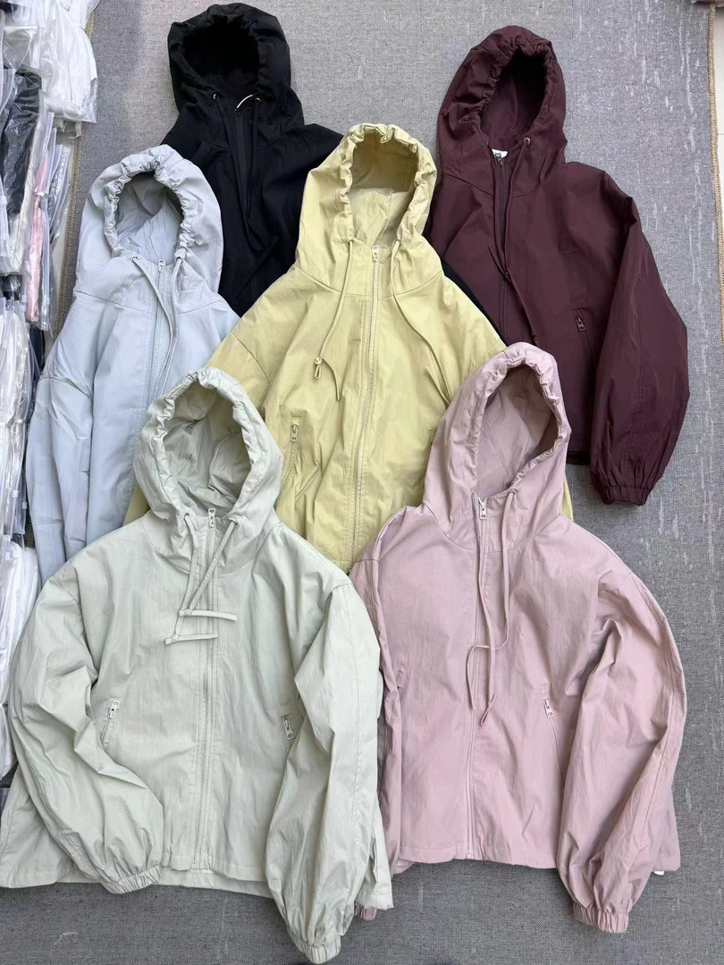 25810极简风连帽夏季时装口袋有拉链衣长57m