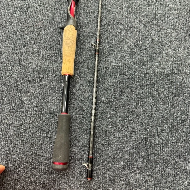 90#枪柄两节路亚竿，布拉总6102m轻微使用痕迹无磕碰裸杆