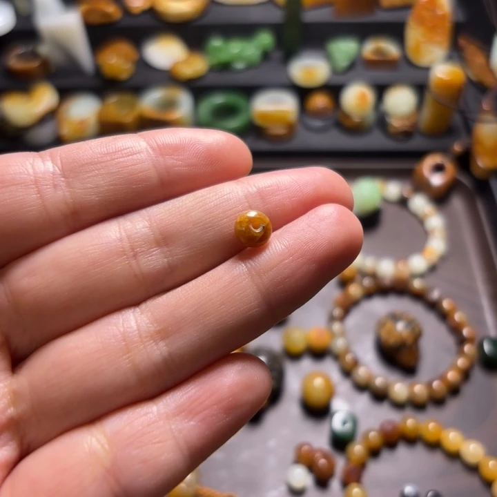 7***弟和田玉未镶嵌颈饰