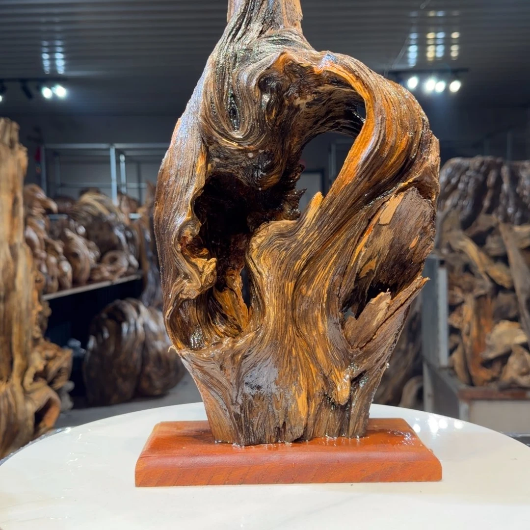 人***行木王一刀琥珀木摆件128