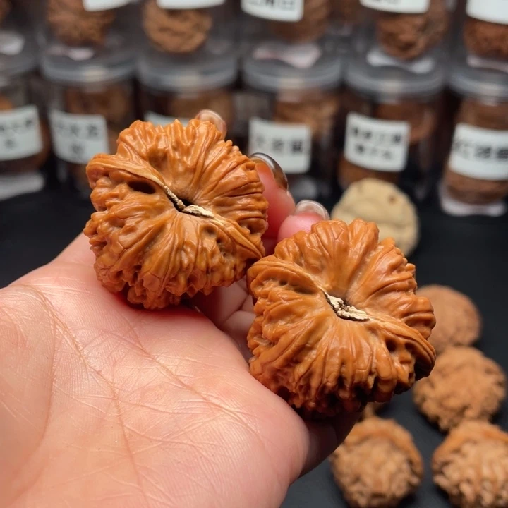 文玩核桃吊坠平谷凹底39