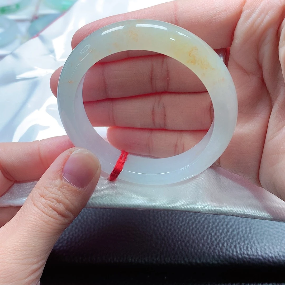 翡翠手镯（圆镯）未镶嵌天然A货翡翠